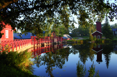 NOORMARKUN RUUKKI, VIINITILA MEGGALA JA UNIVISION TEHTAANMYYMÄLÄ